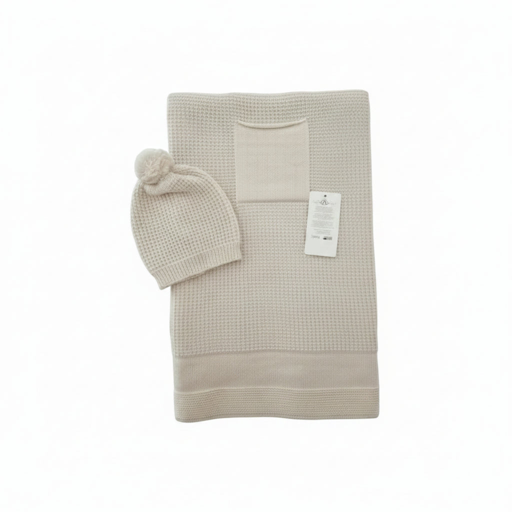 Single-layer knit blanket with a beanie and pocket